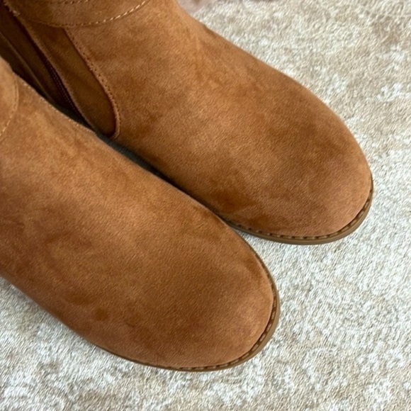 Brand New Michael Kors Ankle Bootie Zip Up Boots Round Toe Tan Gold Tone Accents - Picture 9 of 14